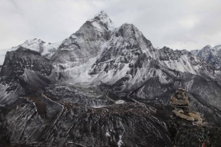 lobuche-2011-ama-dablam