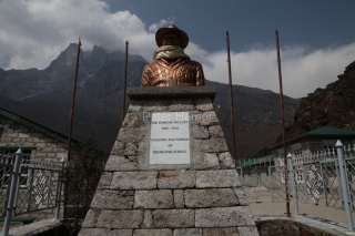 Nedeľná návšteva školy Sira Edmunda Hillaryho v Khumjungu (3 780 m).