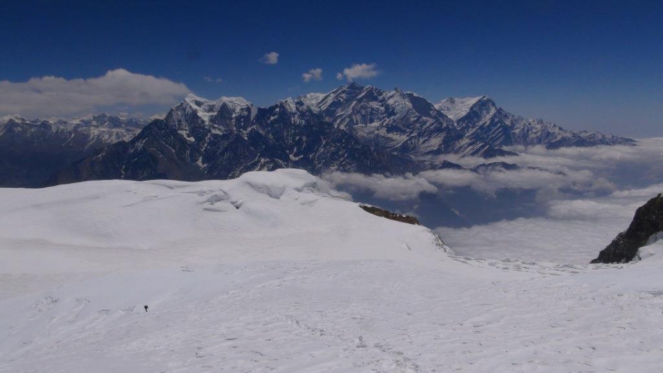 9. Sedlo v SV hrebeni s panorámou Annapurny