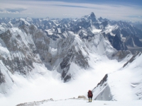 Pohľad na Masherbrum z cesty do C 4.