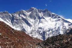 Ohromná južná stena Lhotse.