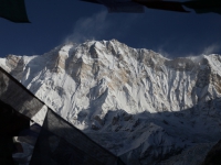 Nádherná Annapurna I (8 091 m) a jej najfarebnejšia stena.