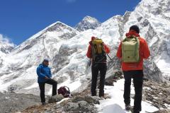 Sedlo Lho La, Changtse a Everest z cesty do Pumori Base Campu.